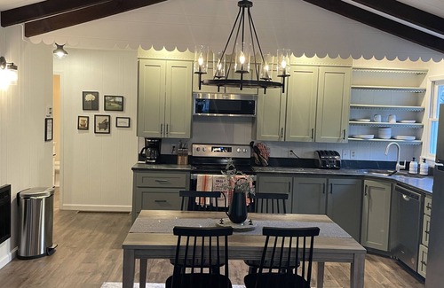 Highlands Cabina | Cozy Creek Cabin Near Highlands, NC: Relax or Adventure - You Choose!