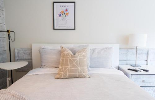 Whistler Creekside Apartamento | Cozy Creek Den - Studio w Hot Tub and Pool