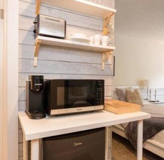 Whistler Creekside Apartamento | Cozy Creek Den - Studio w Hot Tub and Pool