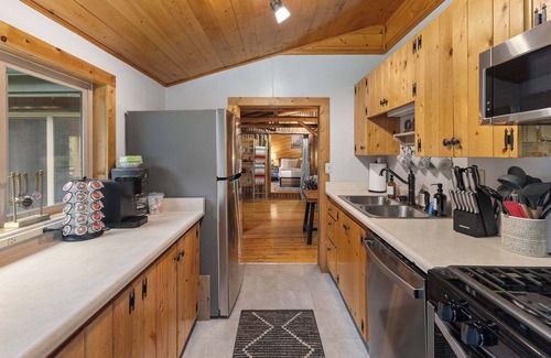 Silver Plume Cabina | Cozy Creekside Getaway!