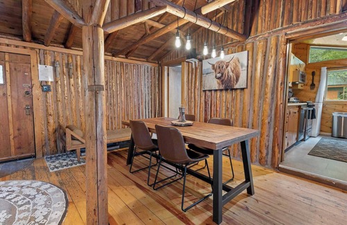 Silver Plume Cabina | Cozy Creekside Getaway!