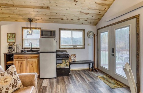 Keystone Cabina | Cozy Creekside Retreat in the Black Hills