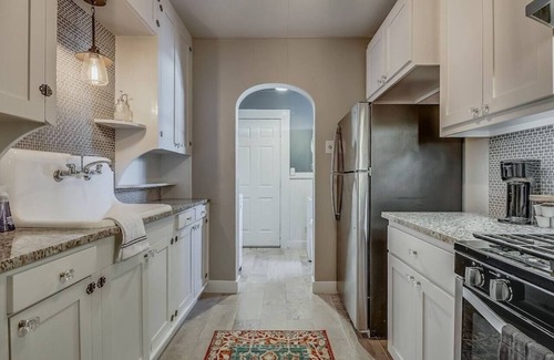 Crestwood Casa | Cozy Crestwood Classic 3BR Home!
