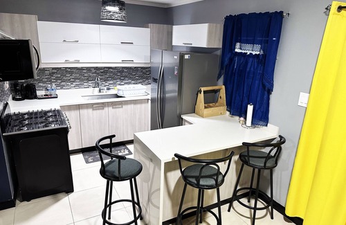 Harbour View Casa | Cozy Crib 5mins from the airport
