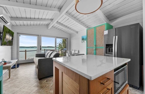 Lake Township Casa | Cozy Crystal Cottage - Dog Friendly!