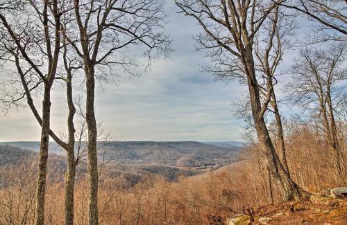 Beersheba Springs Casa | Cozy Cumberland Mountain Cabin with Stunning Views!