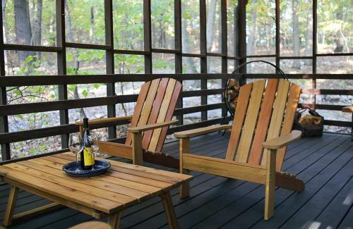 New Market Chalet De Esquí | Cozy & Curated w Fire Pit Fireplace & Fast WiFi