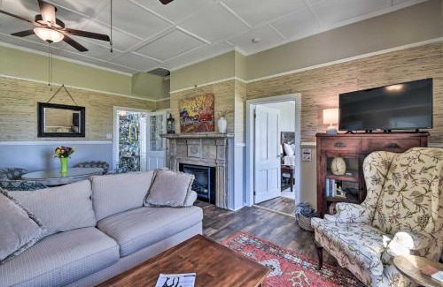 Currituck Casa | Cozy Currituck Home with Fire Pit near Ferry!