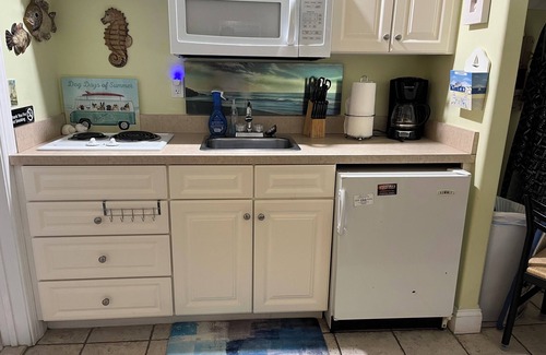 North End Condominio | Cozy & cute condo with pool steps away from downtown Ocean City & the boardwalk!