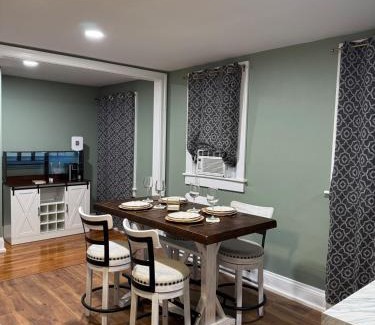 Martha Jefferson Apartamento | Cozy cville spot