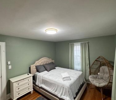 Martha Jefferson Apartamento | Cozy cville spot