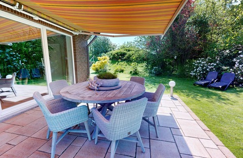 Borkum Casa | Cozy deluxe vacation home with terrace, garden, parking space and sauna