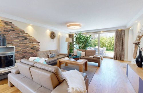 Borkum Casa | Cozy deluxe vacation home with terrace, garden, parking space and sauna