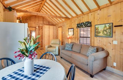 Rabun Gap Casa | Cozy Dillard Cabin with Mountain Views and Pool Access