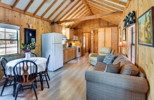 Rabun Gap Casa | Cozy Dillard Cabin with Mountain Views and Pool Access