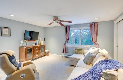 Dix Hills Apartamento | Cozy Dix Hills Apt with Deck about 7 Mi to Beach!