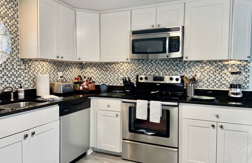 Northeast Virginia Beach Casa | Recién remodelado Bay Breeze Retreat