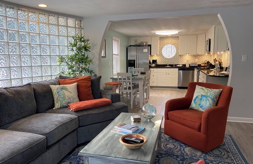 Northeast Virginia Beach Casa | Recién remodelado Bay Breeze Retreat