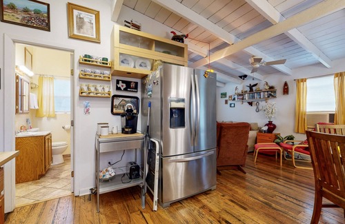 Silver Creek Village Casa | Cozy dog-friendly house near water with enclosed yard, grill, & equipped kitchen