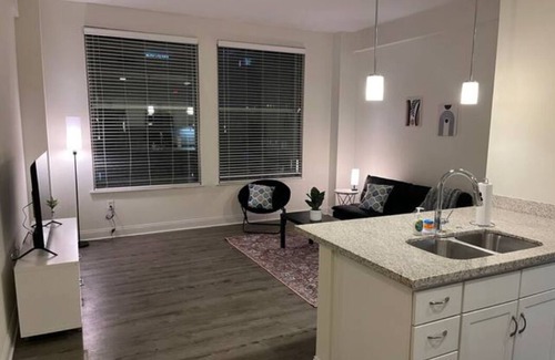 Market East District Apartamento | Cozy Downtown Apartment