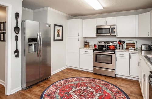 Northwest Quadrant Casa | Cozy Downtown Cottage - 0.7 mi walk to downtown!