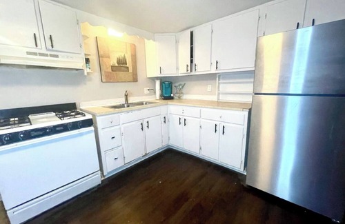 Pittston Apartamento | Downtown Pittston Near Hospitals w Laundry
