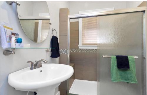 Central Business District Apartamento | Cozy Downtown Studio by Toyota Center