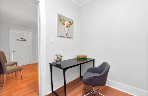 Central Business District Apartamento | Cozy Downtown Studio by Toyota Center