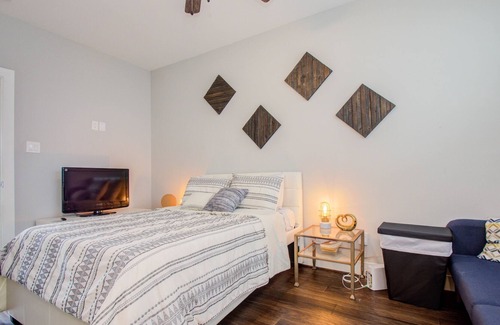Northside Casa | Cozy Downtown Townhome