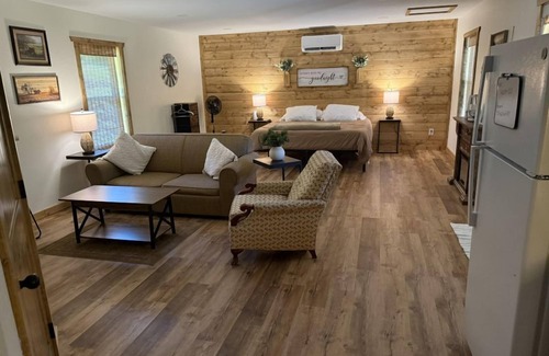 Robbinsville Cabina | Cozy Dragon's Nest Cabin Retreat