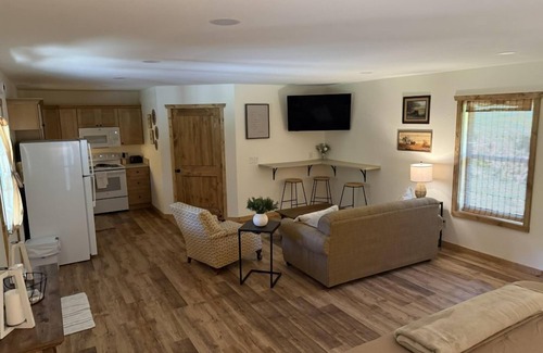Robbinsville Cabina | Cozy Dragon's Nest Cabin Retreat