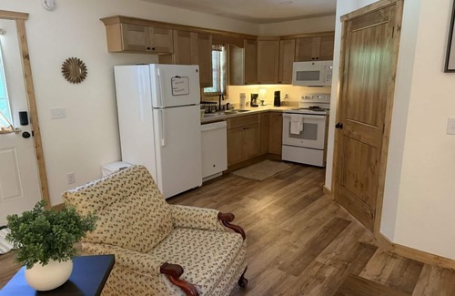 Robbinsville Cabina | Cozy Dragon's Nest Cabin Retreat