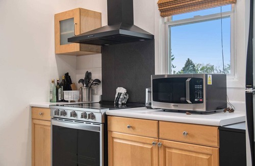 Dundee-Happy Hollow Historic District Apartamento | Cozy Dundee Loft, Near Dining & City Attractions!
