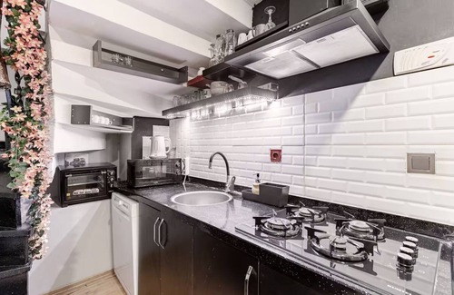 Bomonti Apartamento | Cozy Duplex Apartment w/Elevator&Patio Near Metro