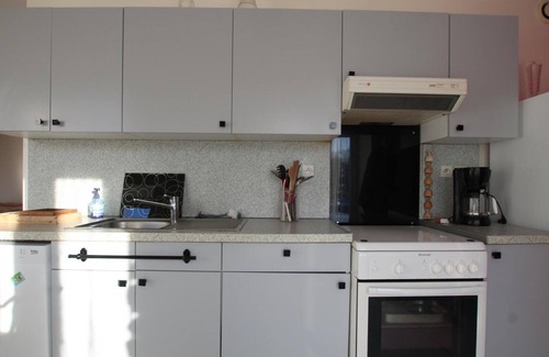 Angoville-sur-Ay Cabaña | Casa acogedora entre mar y campo con terraza y jardín