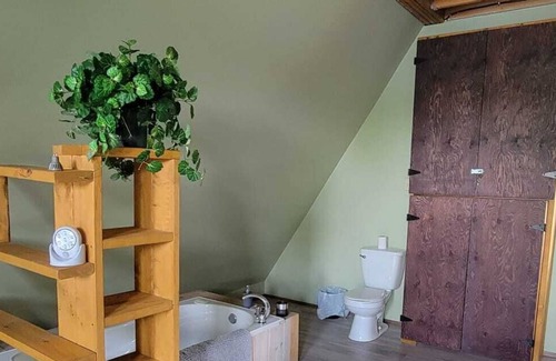 Ferme-Neuve Cabina | Cozy Eco Cabin on Lake