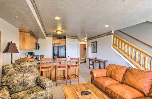 Eden Condominio | Cozy Eden Condo Retreat < 6 Mi to Ski Resort!