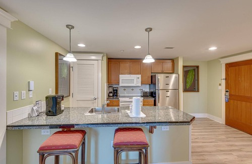 Villa Lago Condominio | "Cozy Elegance: 2BR | 2BA Lasata Condo with Bay Views" at Sandestin Golf and Beach Resort!