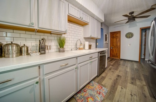 Erie Cabaña | Cozy Erie Vacation Rental w/ Patio & Seasonal Pool
