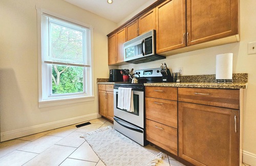 Butztown Casa | 🏡Cozy Escape, Firepit 🔥Games & Trail 2BR Family Stay – 15% Off Midweek!
