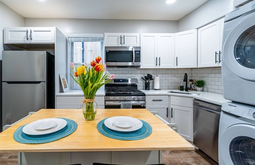 Avondale Apartamento | Cozy Family 3BR Oasis: Park, Private Yard, & BBQ!