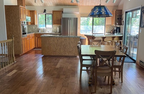 Groveland Casa | Acogedora cabaña para familias en un complejo turístico cerca del lago cerca de Yosemite.