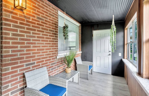 Roseville Casa | Cozy Family Haven Near Detroit