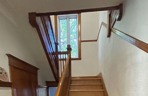 Cote-Des-Neiges—Notre-Dame-De-Grace Casa | Cozy Family Home in Friendly Neighborhood