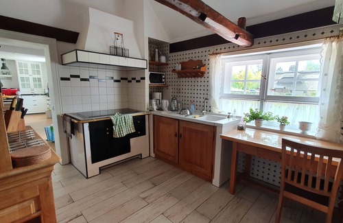 Oberndorf Otro | Cozy family pension with lots of space under thatched roof directly on the dike