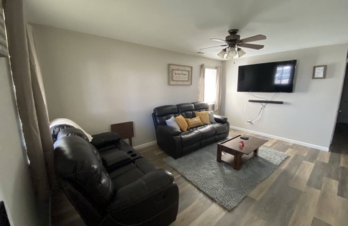 Norfolk - Virginia Beach Casa | Cozy family size home with workout room!