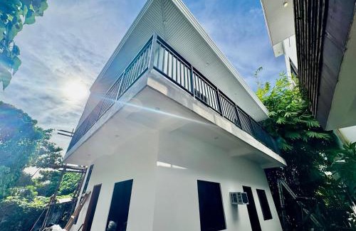 Catangnan Casa | Cozy Family Studio - Ronaldos Inn Twinex Suite
