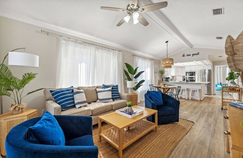 Lower Grand Lagoon Cabaña | Cozy family vacation in Panama City Beach with golf cart ,private beach, pools