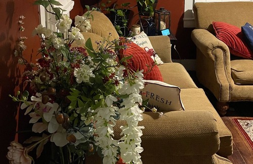 Melville Casa | Cozy farm house on golf course , sleeps 8 third sleeping space is enclosed 4 se