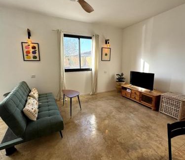 Bethlehem of Galilee Casa | Cozy Farmhouse with Goats, Garden & Deck